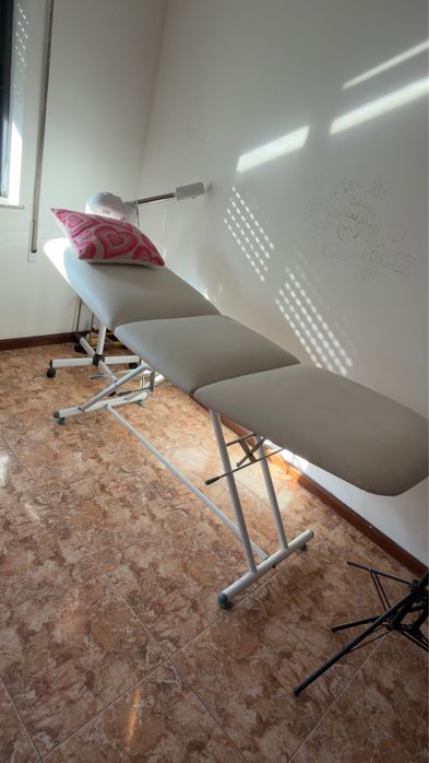 Maca Profissional suporta ate 400kg Estética / Massagem / Alongamento