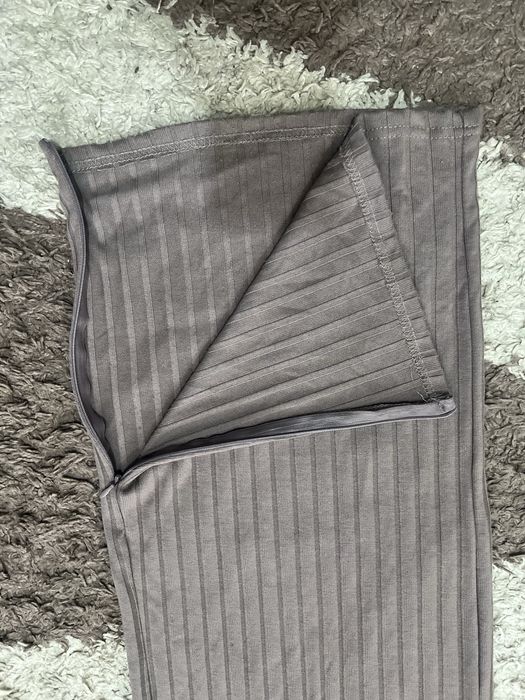 Жіночий костюм в рубчик