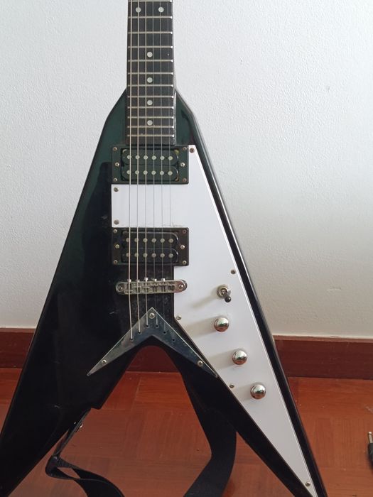 Flying V Harley Benton Victory Classic Series