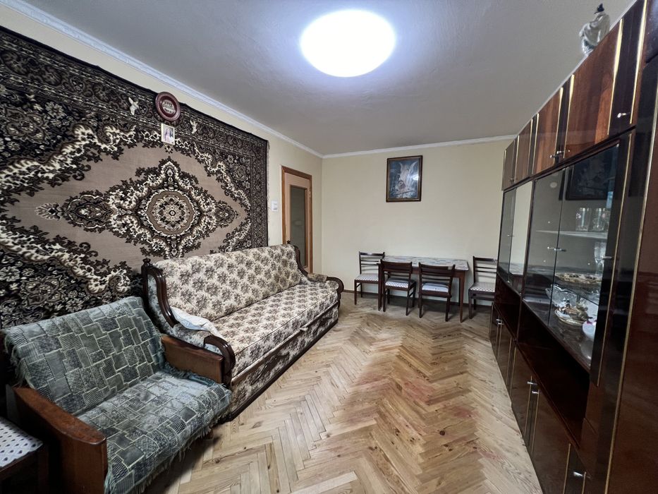 Продається 3-кімнатна квартира чеського планування на вул. Науковій