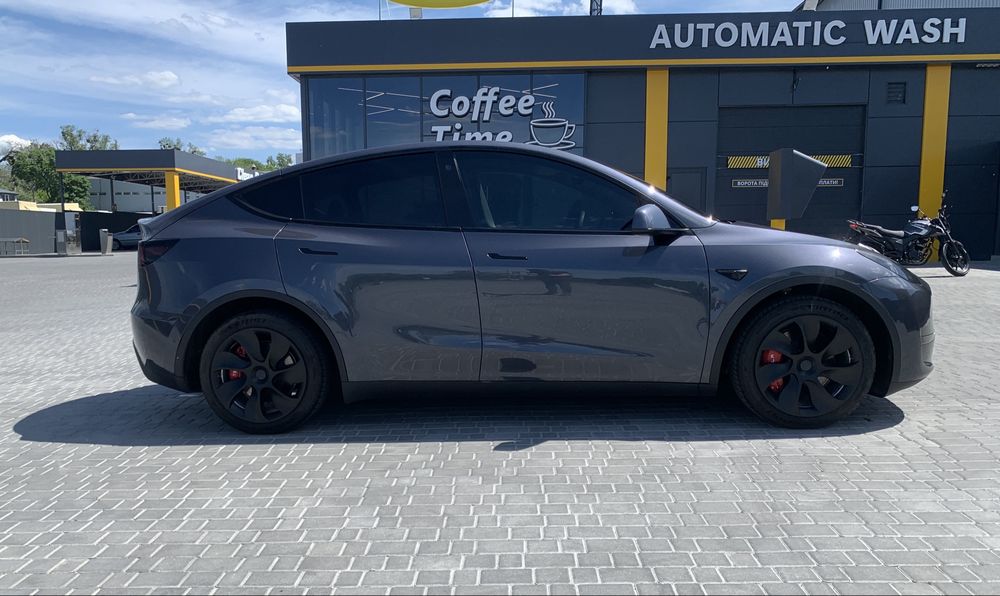 Tesla Model Y Long Range AWD | Dual Motor | 2021/2022