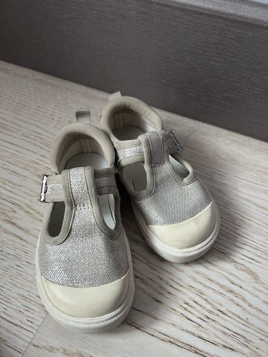 Взуття дитяче 20 -26 розмір next, clarks, adidas, crocs, disney, zara 23 р 24 р 25 р