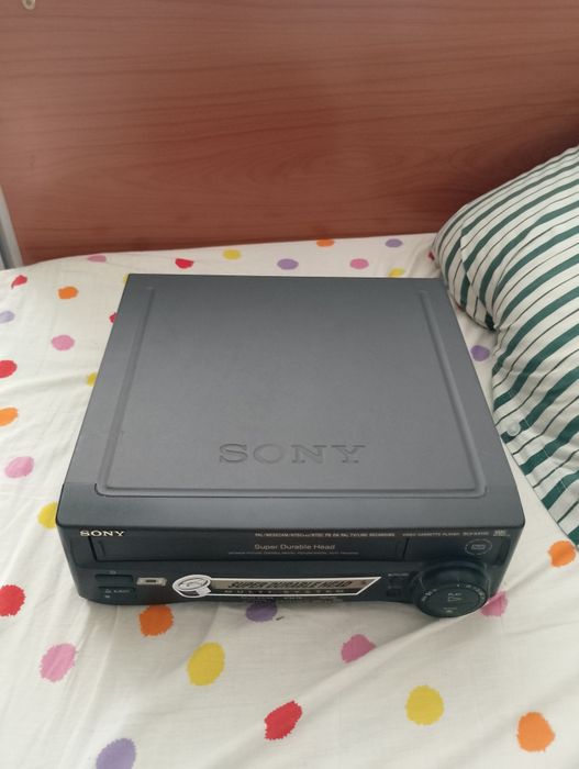 Відеомагнітофон SONY