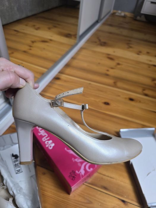 Buty kotyl 38 rozmiar