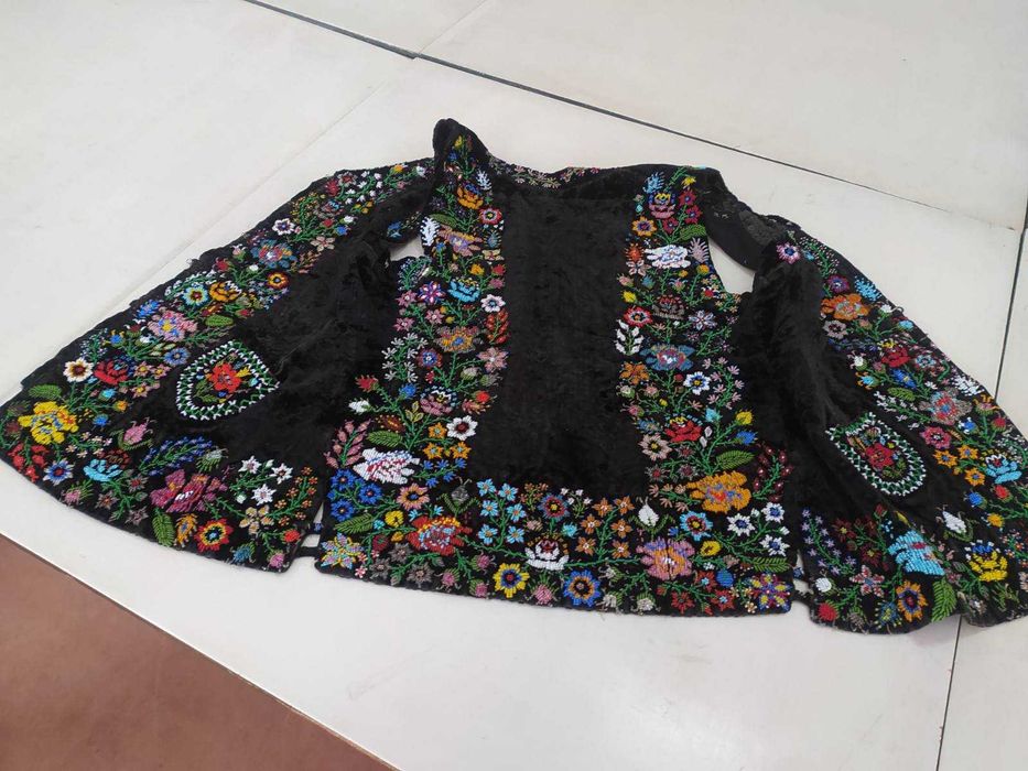 Желет жіночий з бісеру