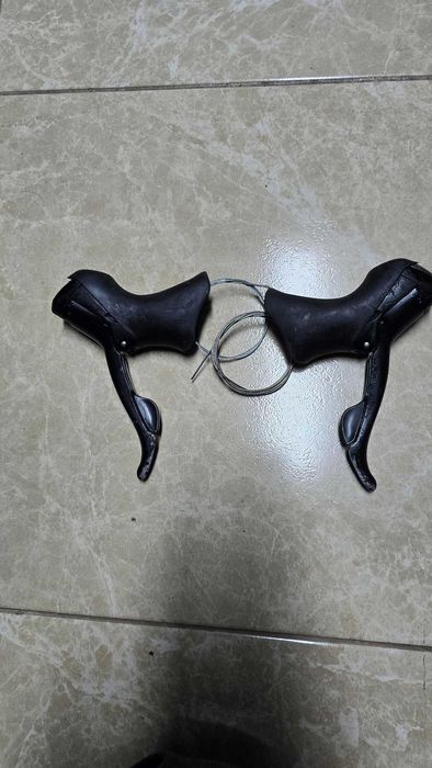 Manetes Shimano Ultegra 10v