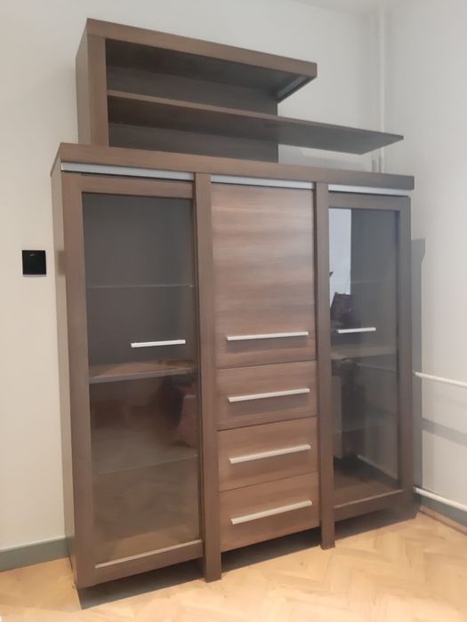 Witryna szklana z półką na ścianę