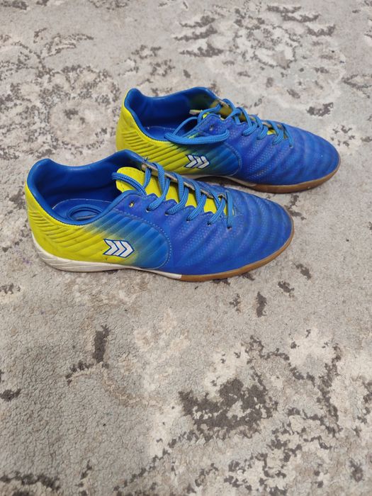 Отдам обувь на мальчика и девочку