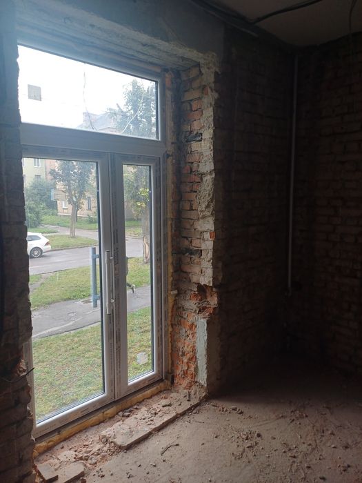 Продам квартиру під нежитлове приміщення