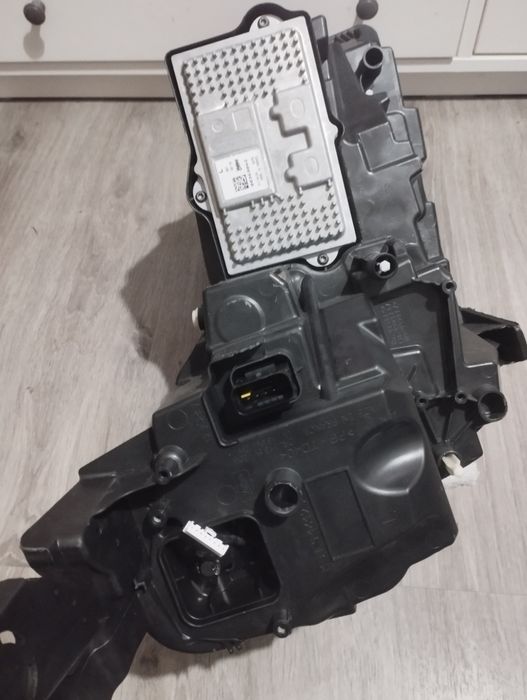 Óticas dianteiras Originais Peugeot 3008 II e 5008 (Esquerda / Direita