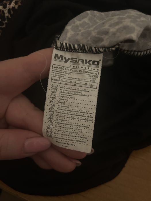 Sukienka/bluzka w panterkę z wyciętymi ramionami