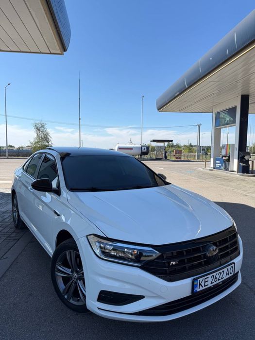 Volkswagen Jetta R- Line 2019 год 1.4 бензин: 15 600