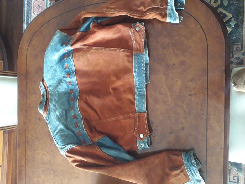 Casaco motard de mulher couro e antílope estilo Café Racer.