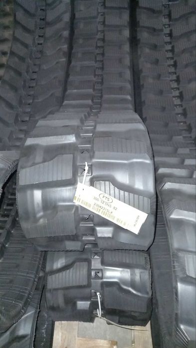 Гумова гусениця 300х52,5х82N   300/52.5/82N