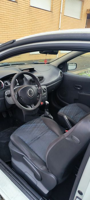 Renault Clio comercial 2008 1.5Cdi
Mês maio