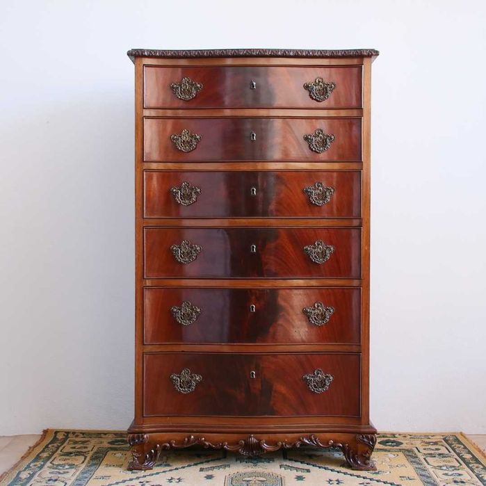 Móvel camiseiro de madeira de mogno