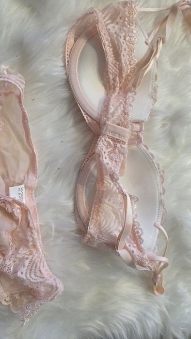 Komplet bielizny biustonosz +majtki nowy