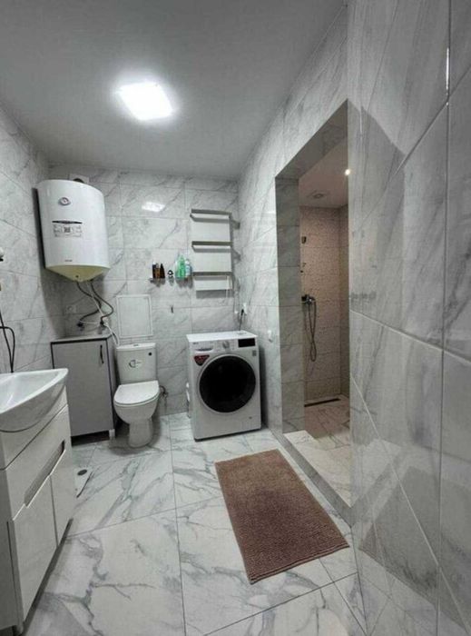 Продається 2-кімнатна квартира на Озерній з євроремонтом — 70 м², вул. Лісогринівецька