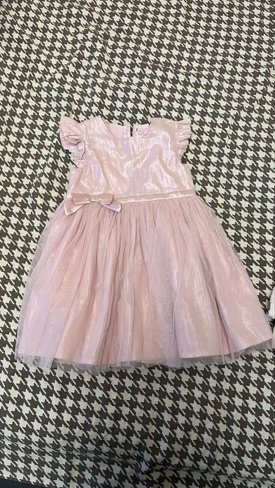 Оренда святкових  суконь