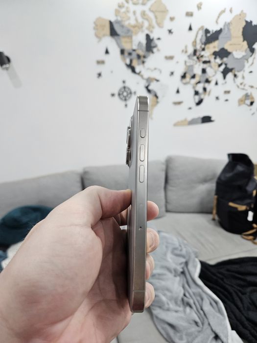 Продам iPhone 15 Pro 256