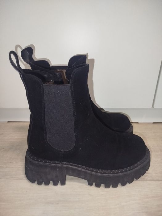 Ботінки замшеві.