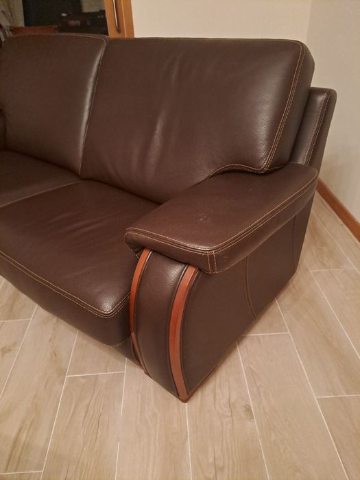 Sofás em pele como novos