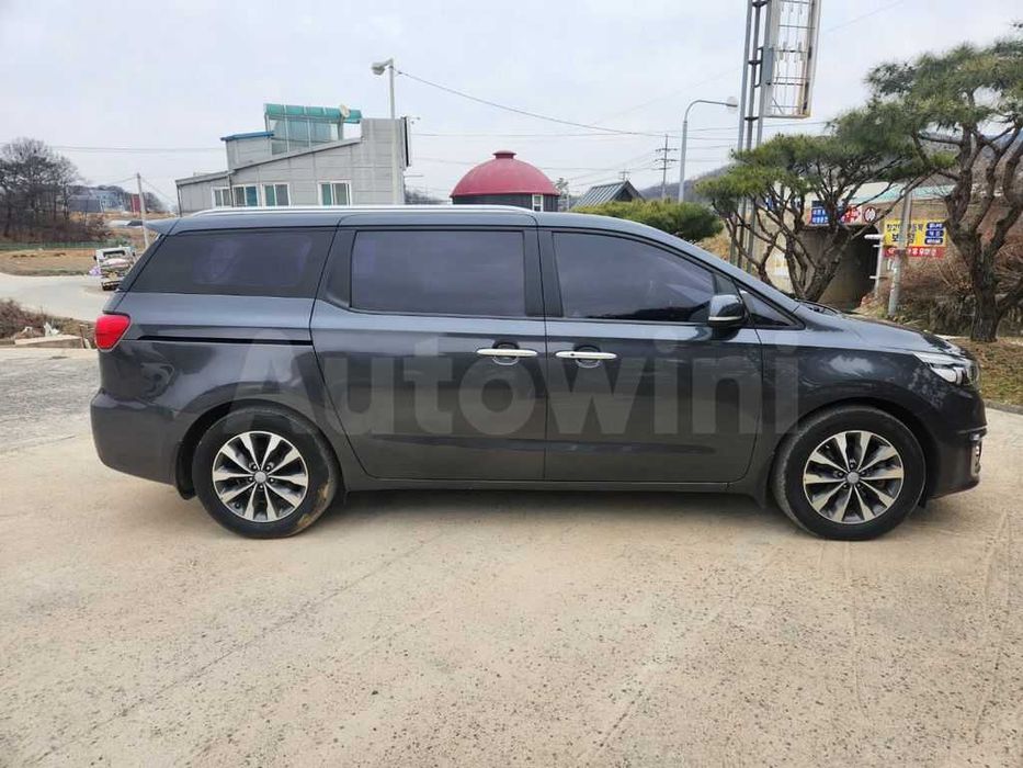 KIA CARNIVAL 9 місць / З пдв