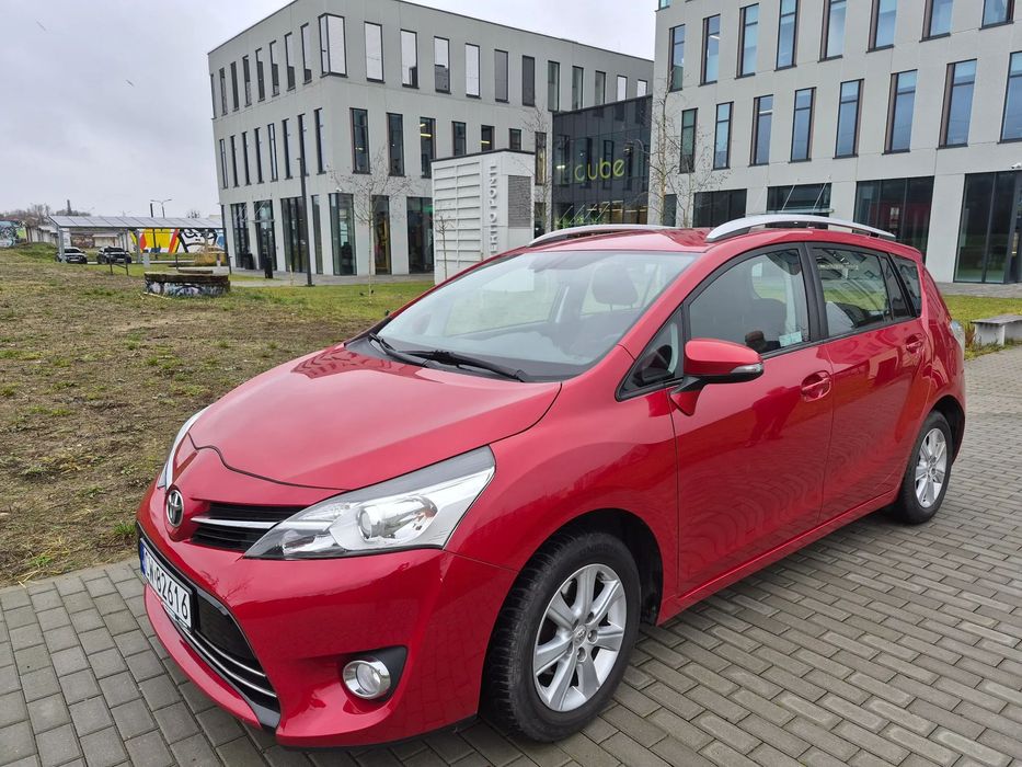 Toyota Verso 7-osobowy minivan