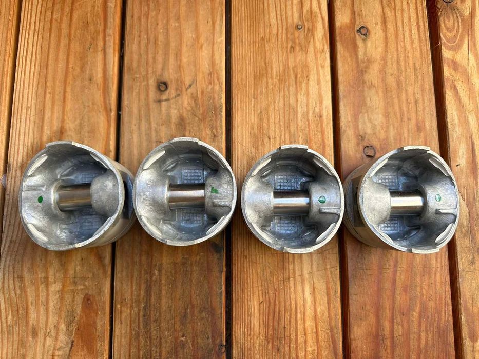 Поршень Peugeot 405  двигун 1.9