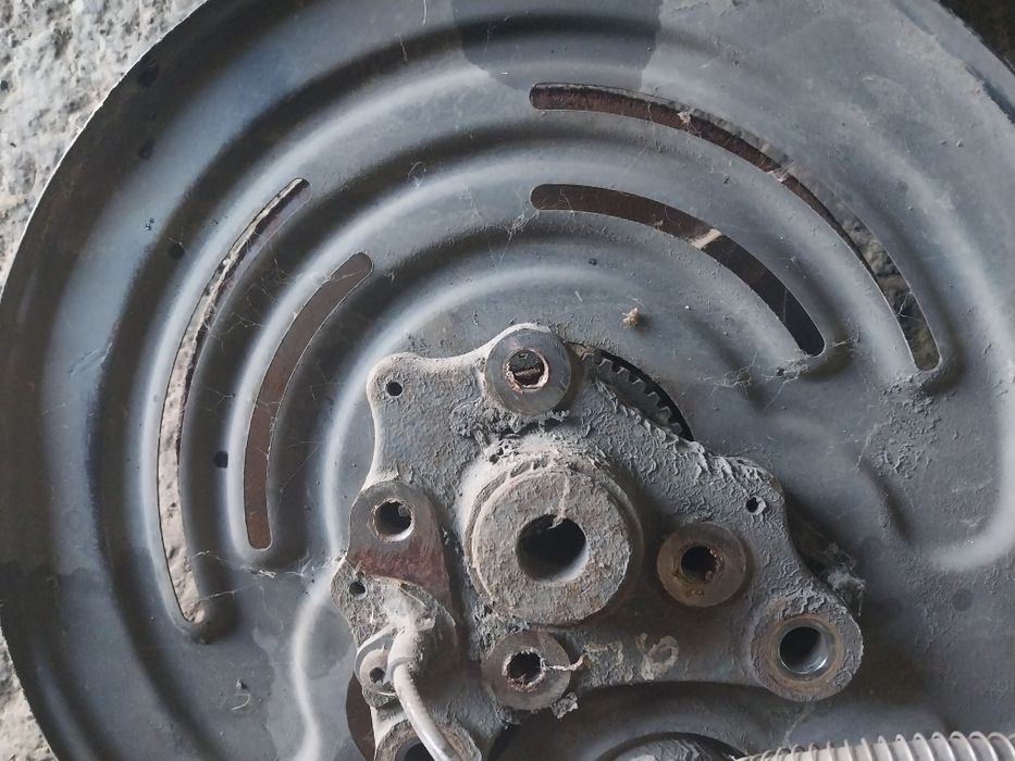 Ступиці задні рено трафік опель віваро