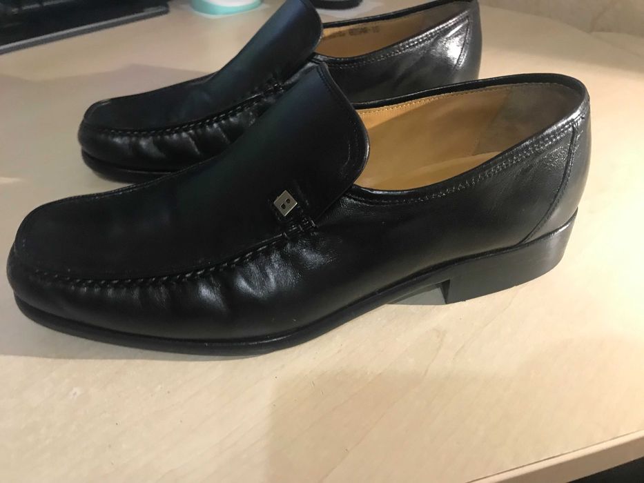 Чоловічі туфлі від Bally та Samuel Windsor