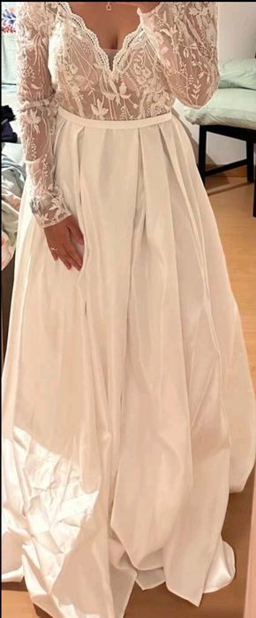 Suknia ślubna satynowa koronka długi rękaw tren księżniczka rozporek