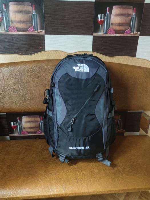 Рюкзак The North Face 40 l спортивный непрокаемый туристический