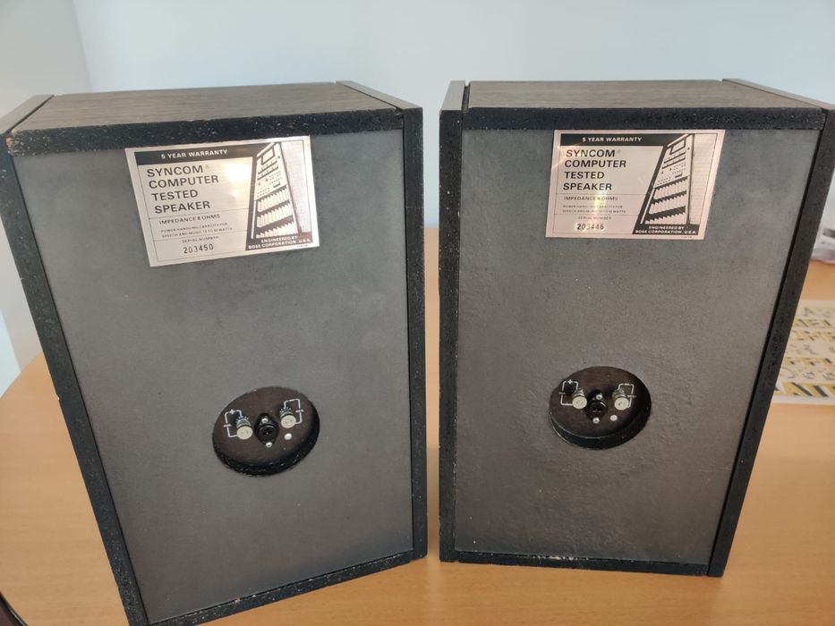 Kolumny z głośnikami Bose komplet