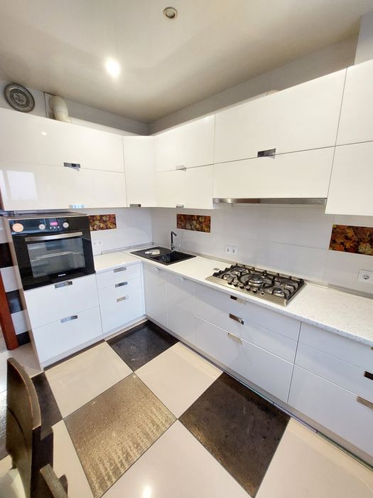 ЦЕНТР Автономка Продам 3 комнатную квартиру