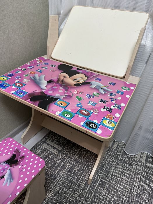 Зростаюча парта для дівчинки 1-6 років