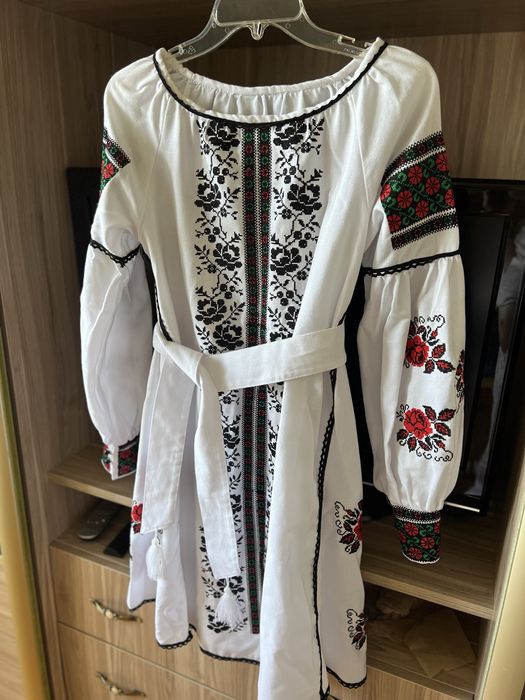 Продам вишете плаття