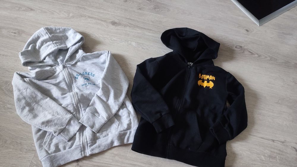 Bluza z kapturem szara czarna 116 rozpinana batman