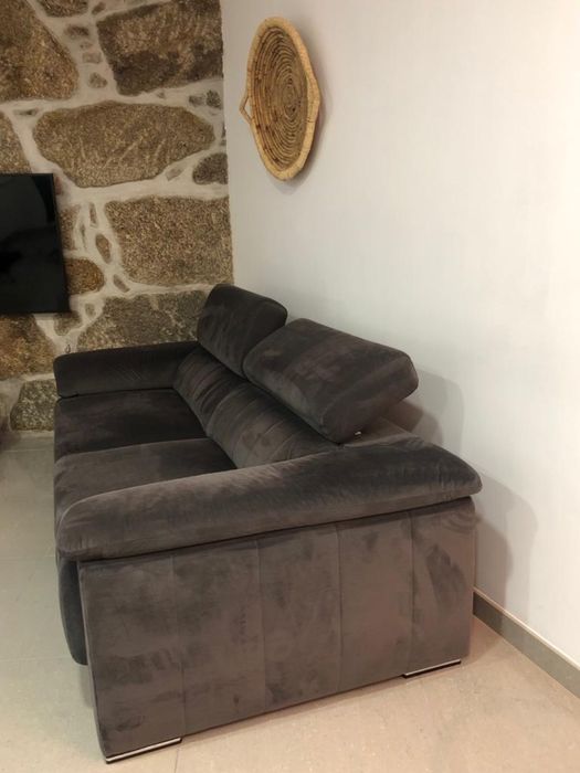 Sofá Cinza Encostos Rebativeis
