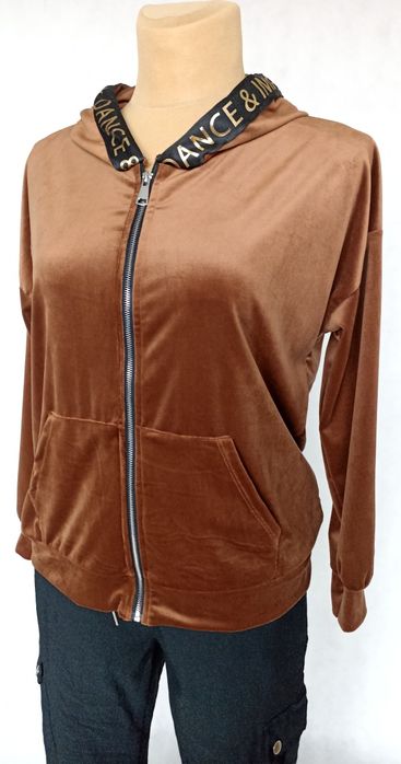 Bluza welurowa zapinana