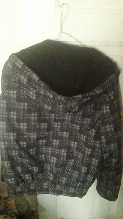 Vende se Blusão  Deeply