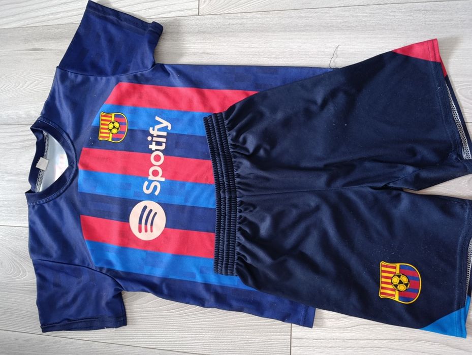 Strój piłkarski komplet piłkarski Lewandowski Fc Barcelona 140
