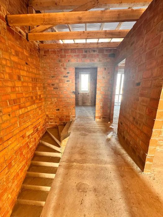 ЗБУДОВАНИЙ ТАУНХАУС за вигідною ціною в дуже хорошій локації!