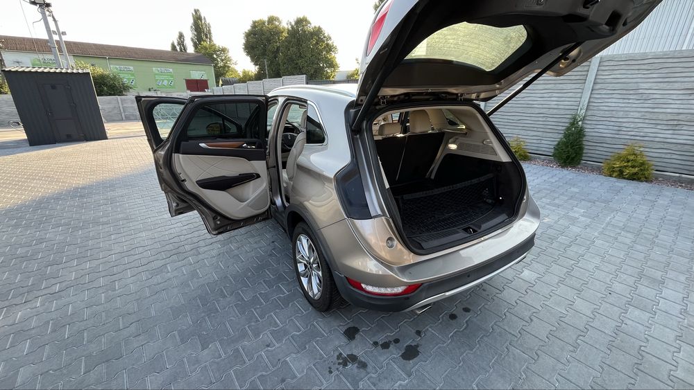 Lincoln MKC 2019 VIN 5LMCJ2C98KUL45197 фото оголошення 11 з 22