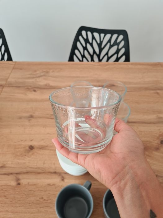 Sortido de Loiça - Copos, Taças e Canecas