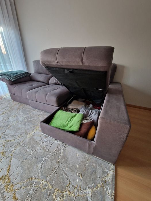 Sofá com chaise long