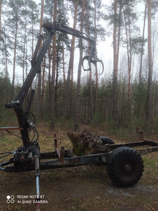 Прицеп з маніпулятором.