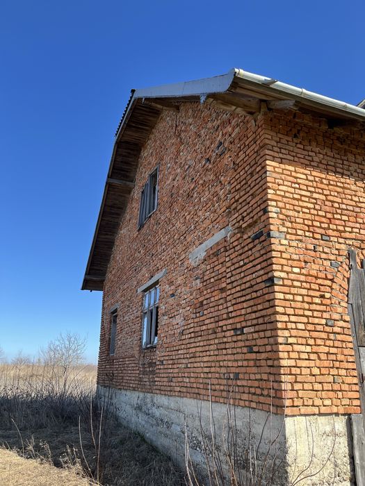 Продам цегляний будинок