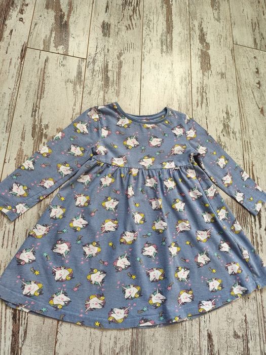 Дитячі плаття для дівчинки на 5-6 рочків