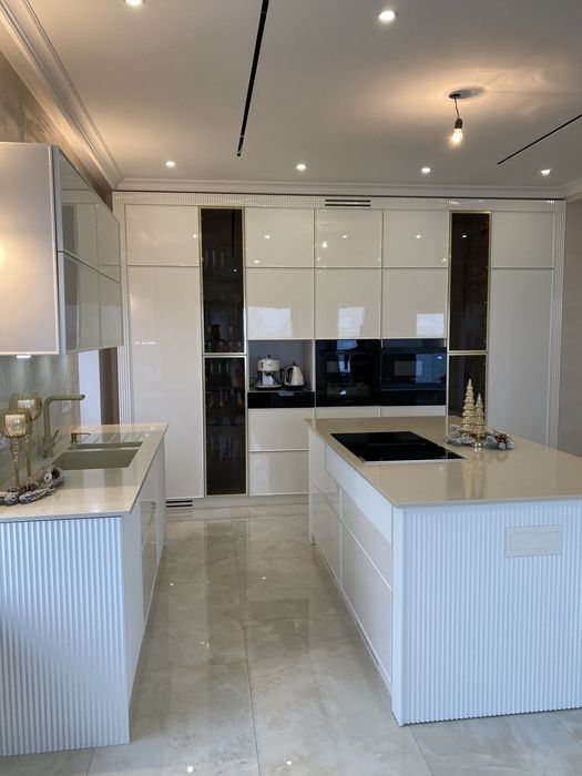 Кухня Blum, кухня на заказ кухня на замовлення